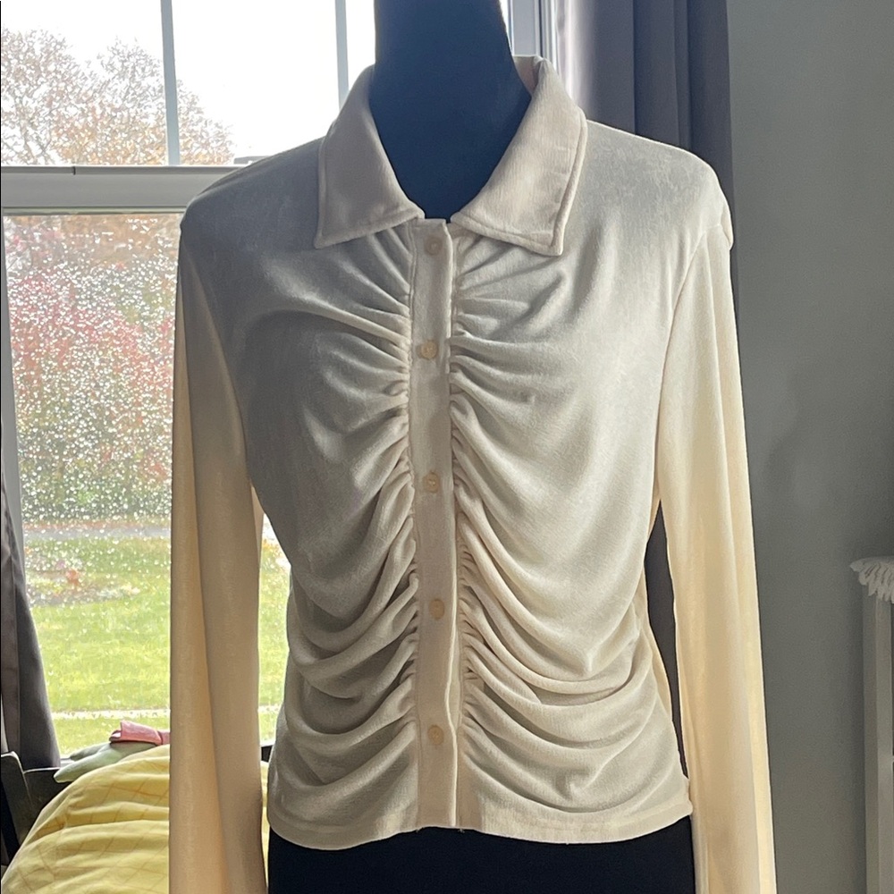 Lyaner Cream Ruched Button-Up Blouse. Bell sleeves. Size XL. Stretchy. NWOT